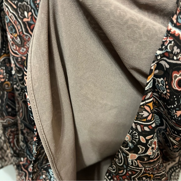 Belle by Kim Gravel Paisley Blouse in Multicolor NWOT - Picture 6 of 16